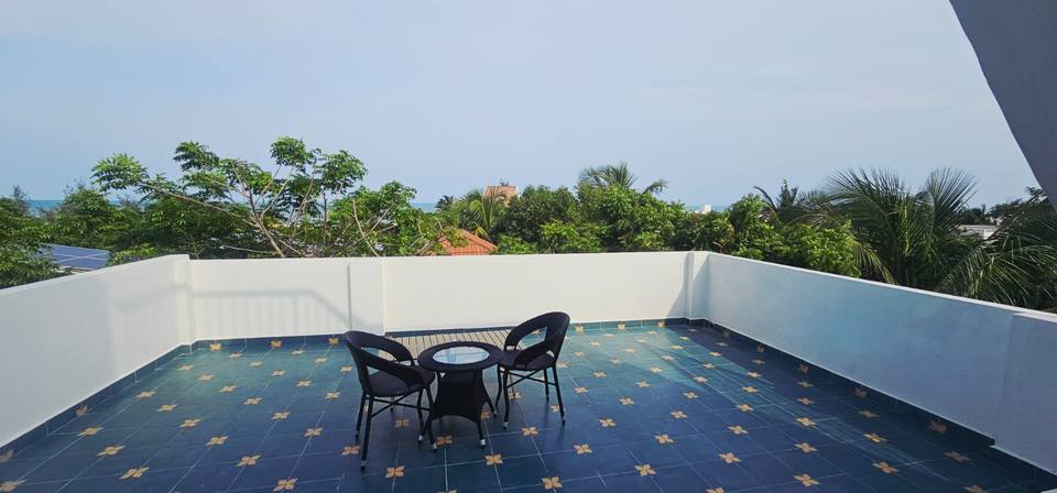 Seating on the rooftop terrace